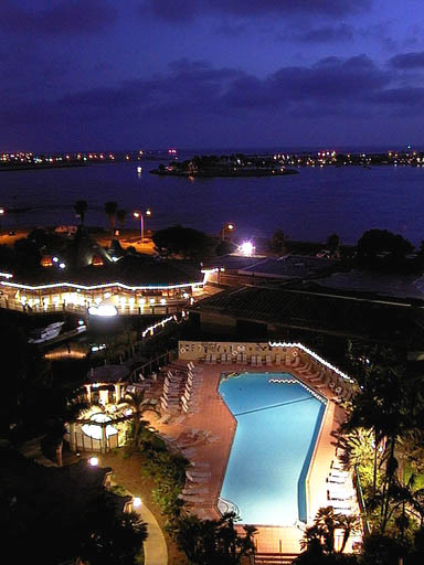 Kilts a San Diego-i Hyatt medencjre