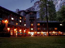 Az Ahwahnee szalloda alkonyatkor